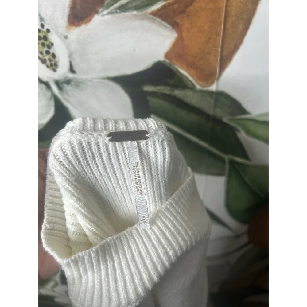 Free People Small Oversized Ivory‎ Mock Neck Cropped Ribbed Sweater Cotton Blend